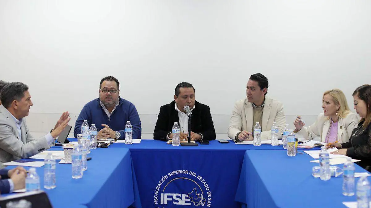 Reunión de la comisión de vigilancia en las instalaciones de la IFSE (2)